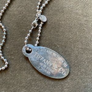 Tiffany & Co. Silver Return To Oval Necklace
